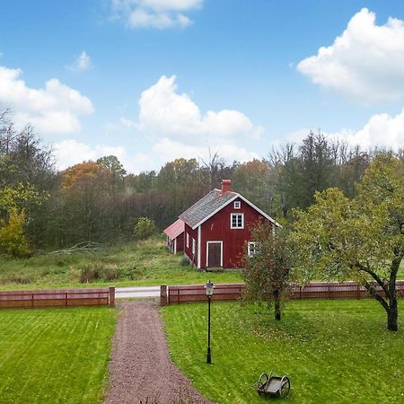 Awesome Home In Oedeshoeg With Wifi エクステリア 写真