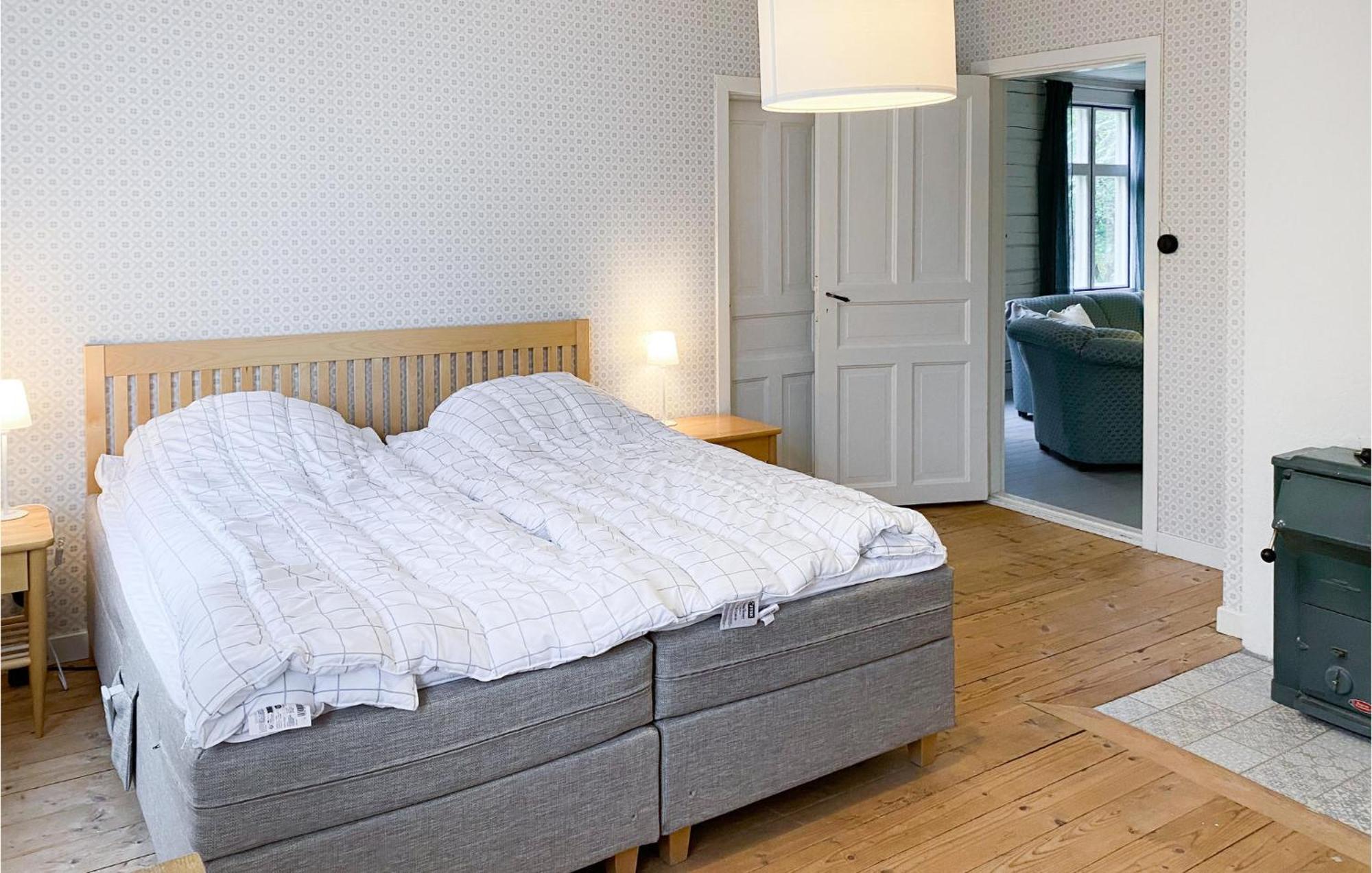 Awesome Home In Oedeshoeg With Wifi エクステリア 写真
