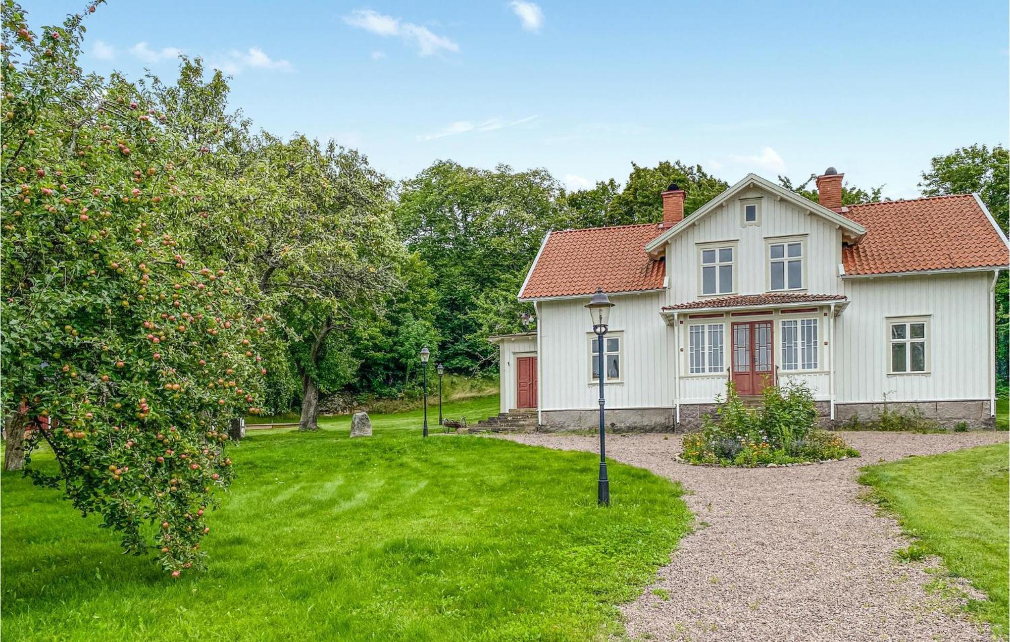 Awesome Home In Oedeshoeg With Wifi エクステリア 写真